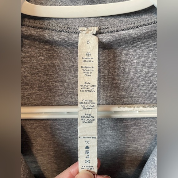 Lululemon zip up. Size 6, tag attached. - Picture 3 of 3